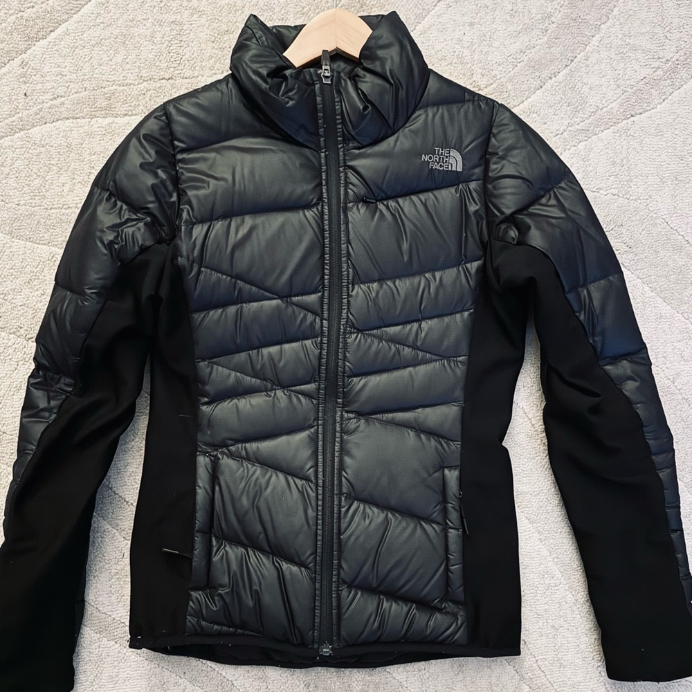 The Northface women’s fitted jacket